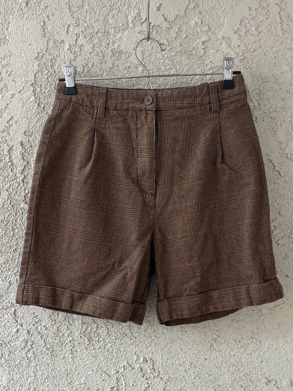Brandy Melville Brown Plaid High Rise Pleated Cuffed Shorts Small
